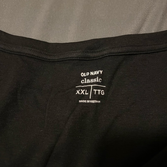Old Navy Classic Tee - Picture 2 of 3